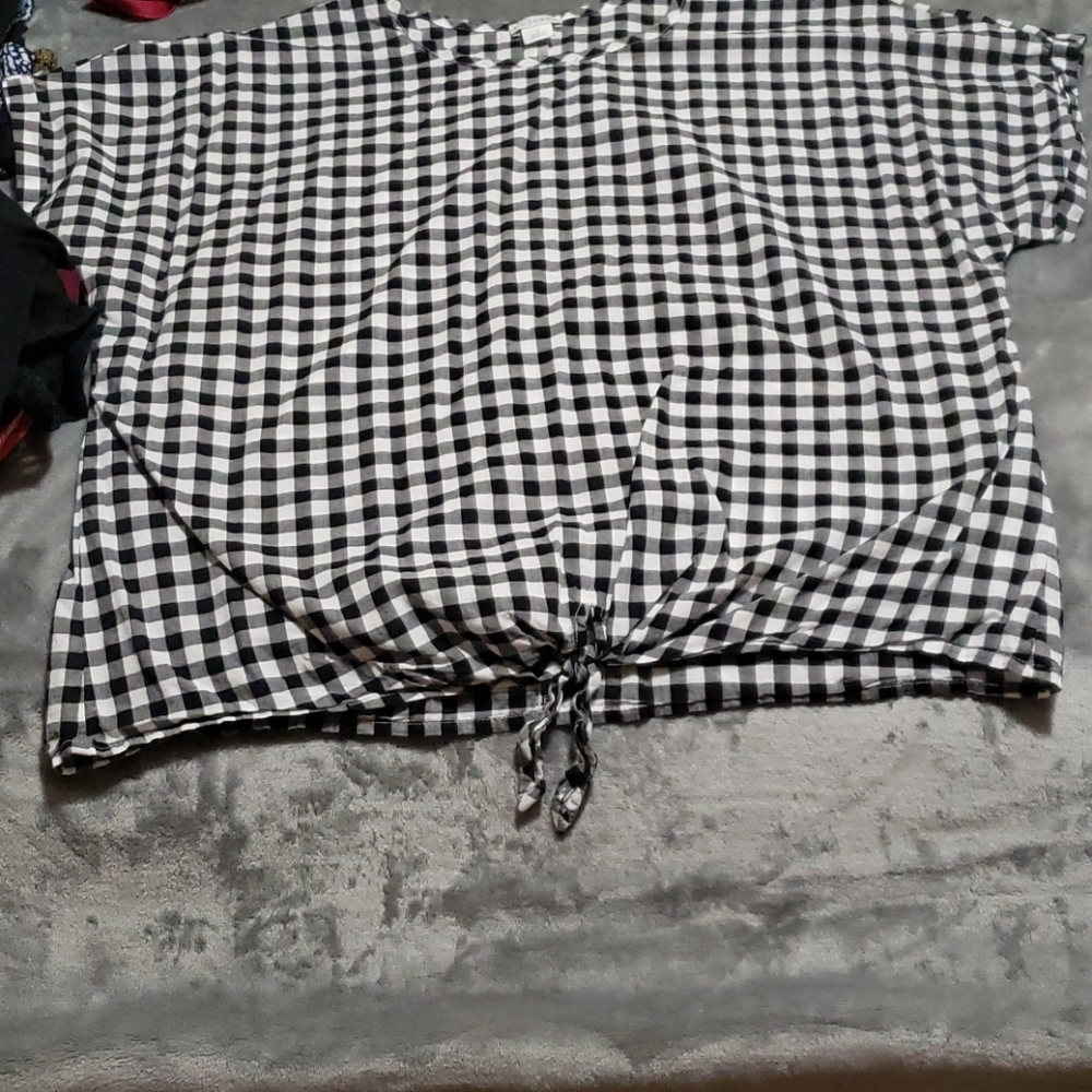 Gingham front tie short sleeved top
